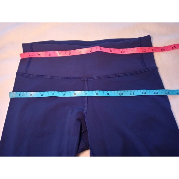 Lululemon Beat the Heat Crop Pants Hero Blue Navy Keyhole Mesh Zip Pocket Size 4 - Picture 9 of 11